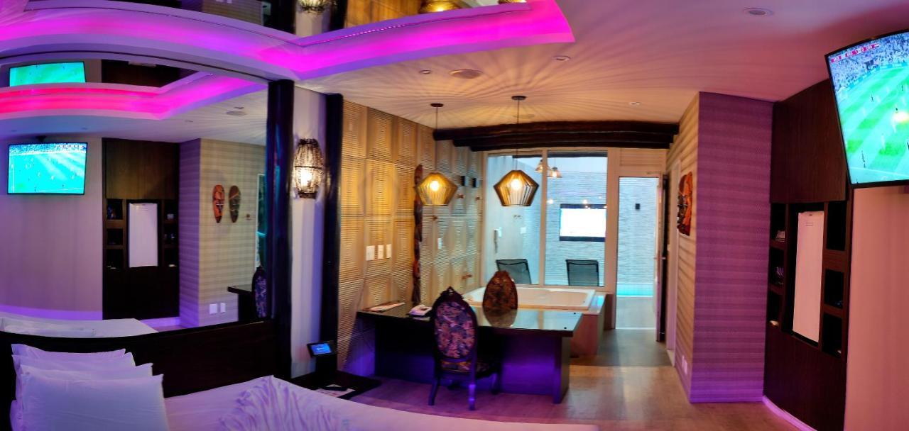 Le Monde (adults Only)
