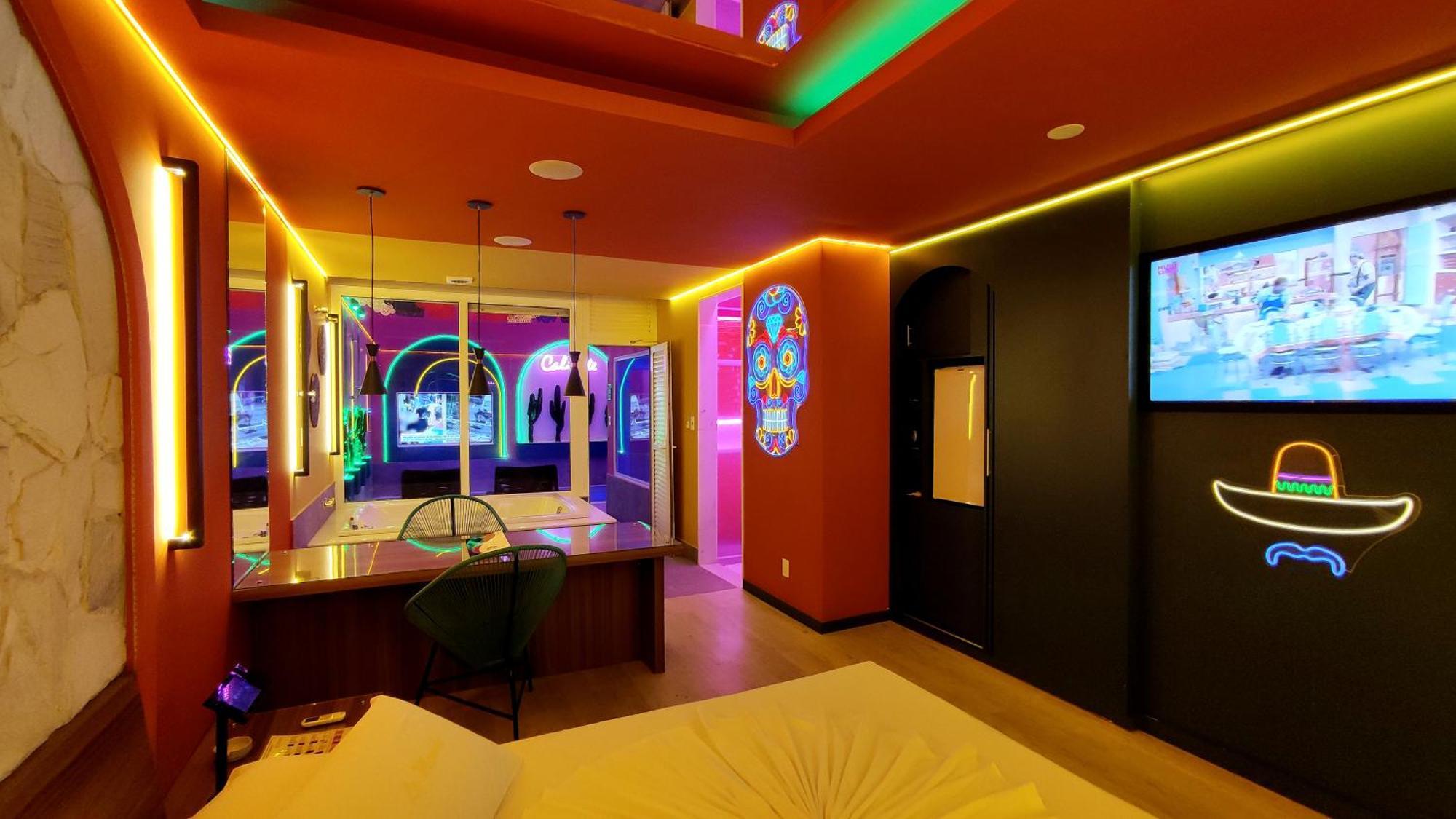Le Monde (adults Only) 2*