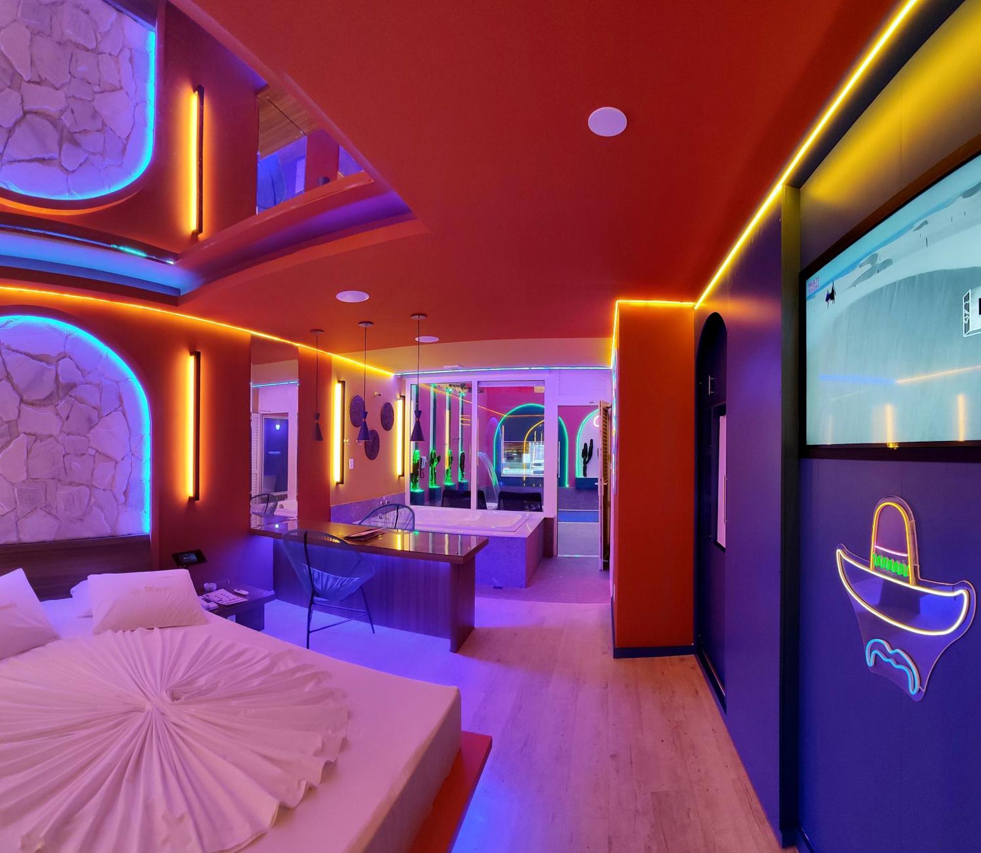 Le Monde (adults Only) Love hotel
